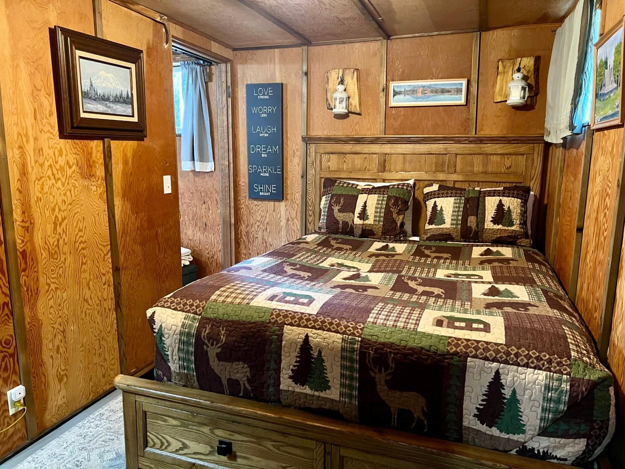 Mt Rainier Little Green Cabin On Big Creek! Ashford Exterior photo